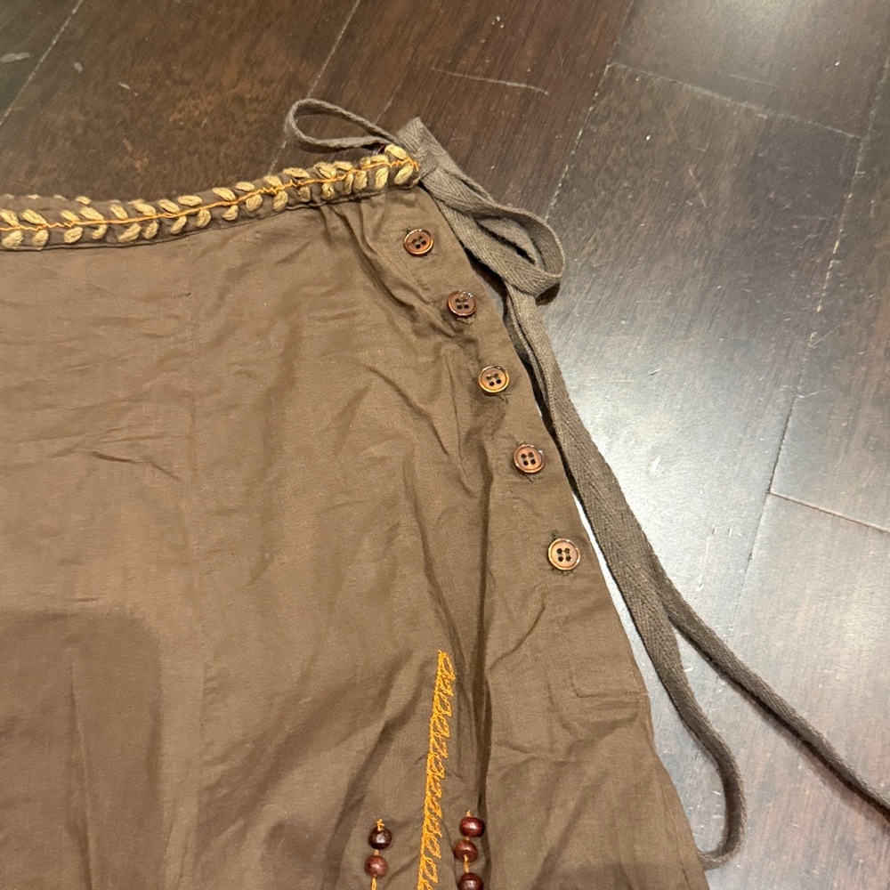 Vince Brown A-Line Skirt with Embroidery & Beading
Vintage Boho Chic
Size M - Picture 8 of 11